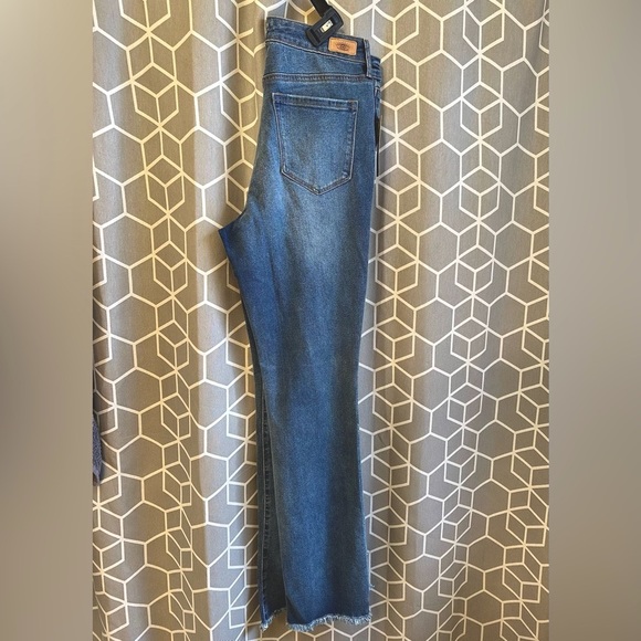 Sofia high rise skinny kick boot jeans. - Picture 3 of 10